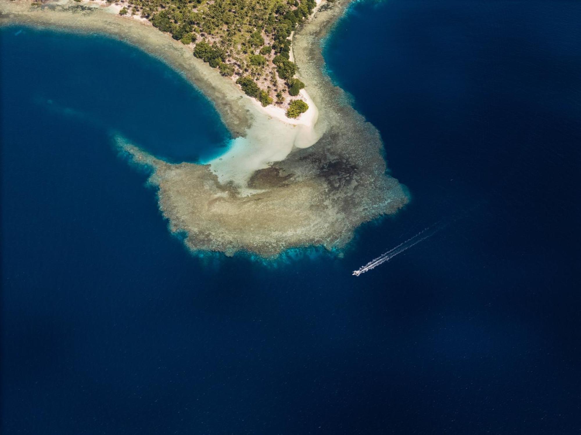 Reconnect - Private Island Resort & Dive Center Togean - Buka Buka Island Ampana Dış mekan fotoğraf