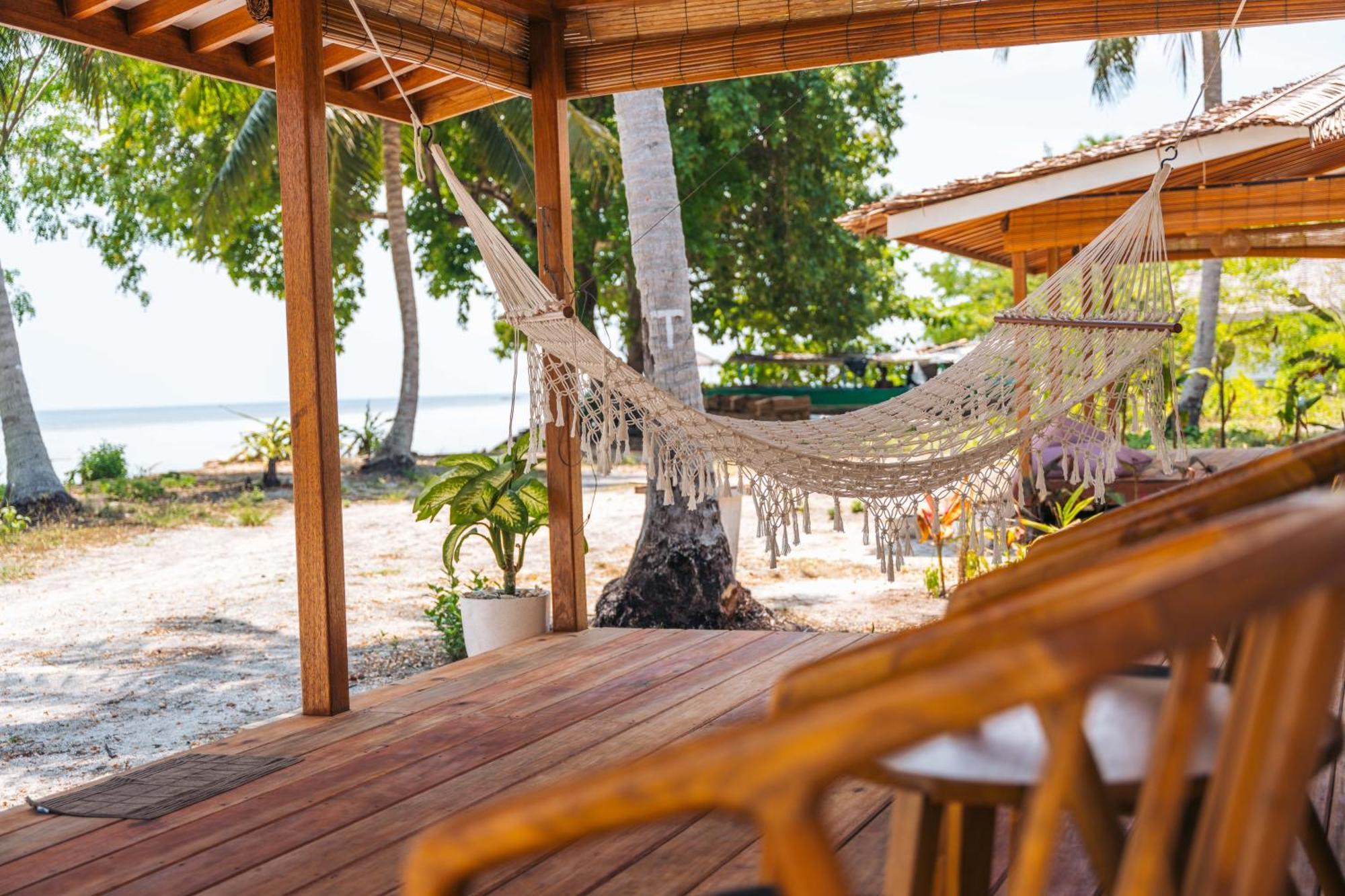 Reconnect - Private Island Resort & Dive Center Togean - Buka Buka Island Ampana Dış mekan fotoğraf